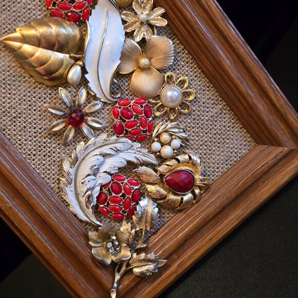 Hand Crafted Framed Jewelry Art 7"W x 9"H - Picture 3 of 6